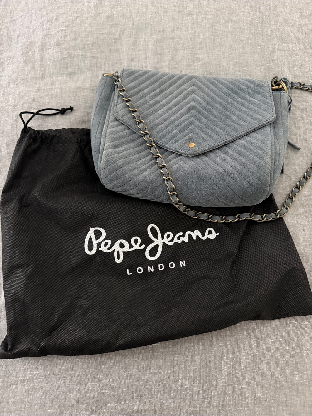 Pepe Jeans Light Grey Quilted Crossbody Bag with Chain Strap